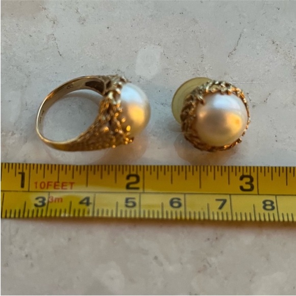 Stunning Vintage Estate 1980s 14k Gold Mobe Pearl
Stud Earrings & Ring Set - Picture 7 of 8